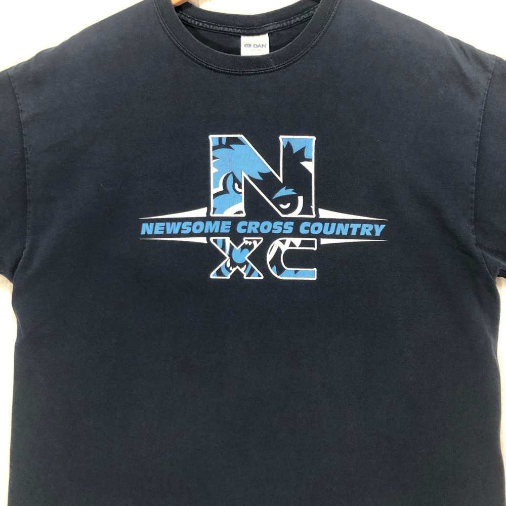 Gildan Newsome Cross Country XC T Shirt Mens Size XL Navy Blue Lewis Fast Far